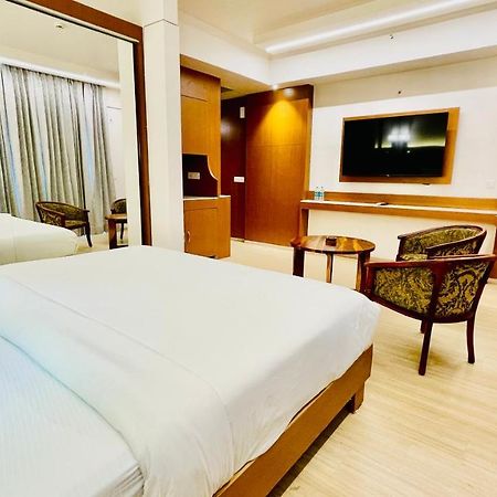 Aparthotel Neel Skye - Couple Friendly - Dlf My Pad, Gomtinagar , Lakhnaú Exteriér fotografie